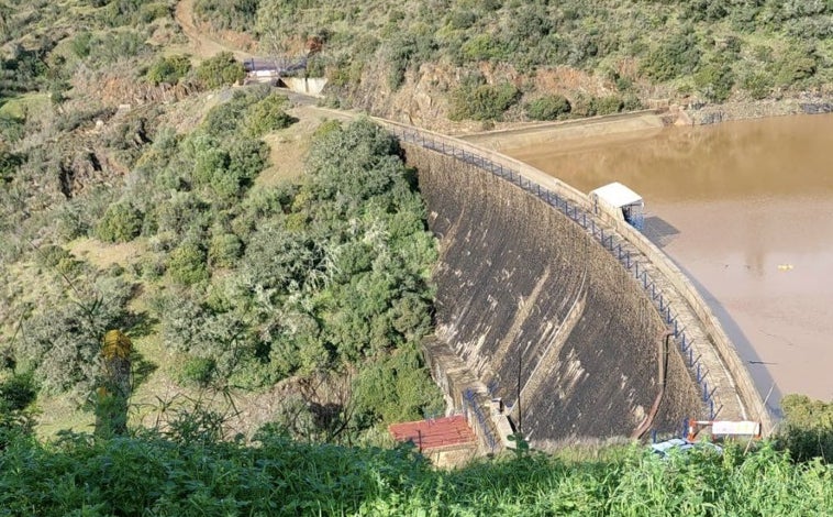 Imagen principal - Imágenes de la presa del embalse de Beas