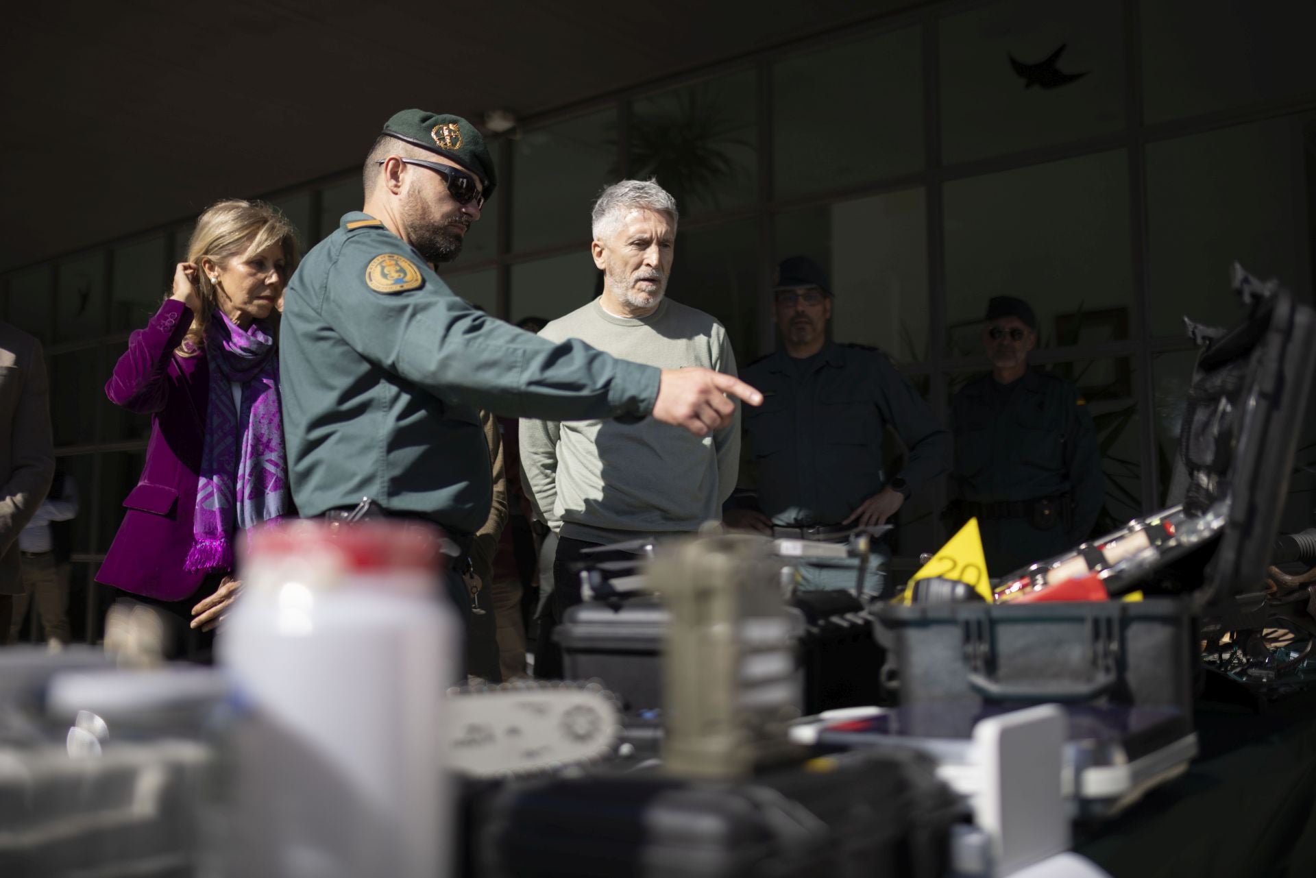 Las imágenes del ministro del Interior en el centro del Seprona de Doñana