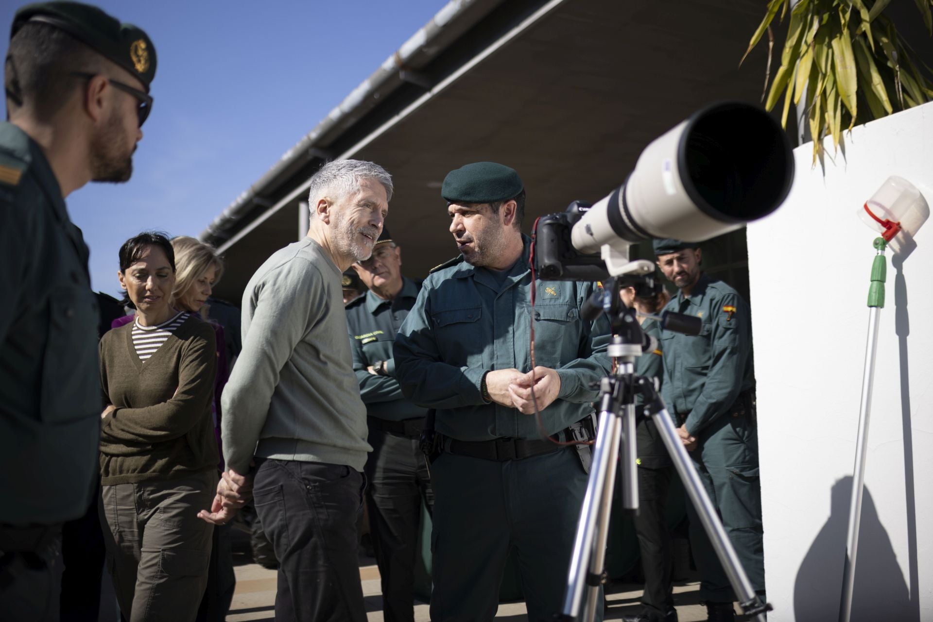 Las imágenes del ministro del Interior en el centro del Seprona de Doñana