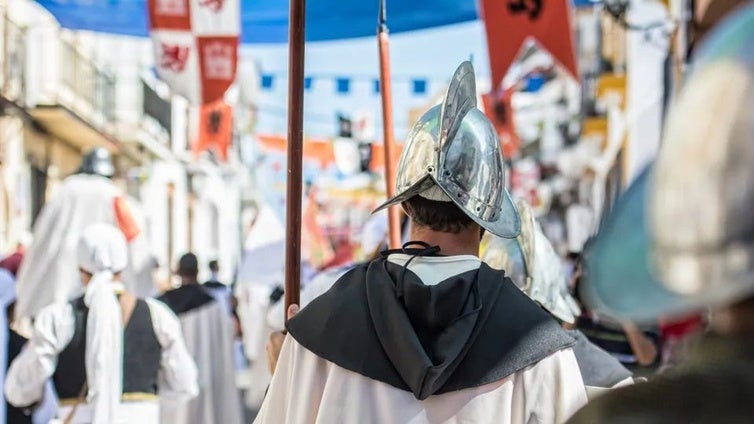 Este pueblo de Huelva regresa a la época medieval con su feria del descubrimiento: habrá pasacalles, exhibiciones y mercadillos