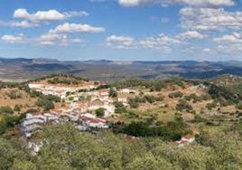 Este es el pequeño y desconocido pueblo de Huelva que está considerado como uno de los pueblos mágicos de España