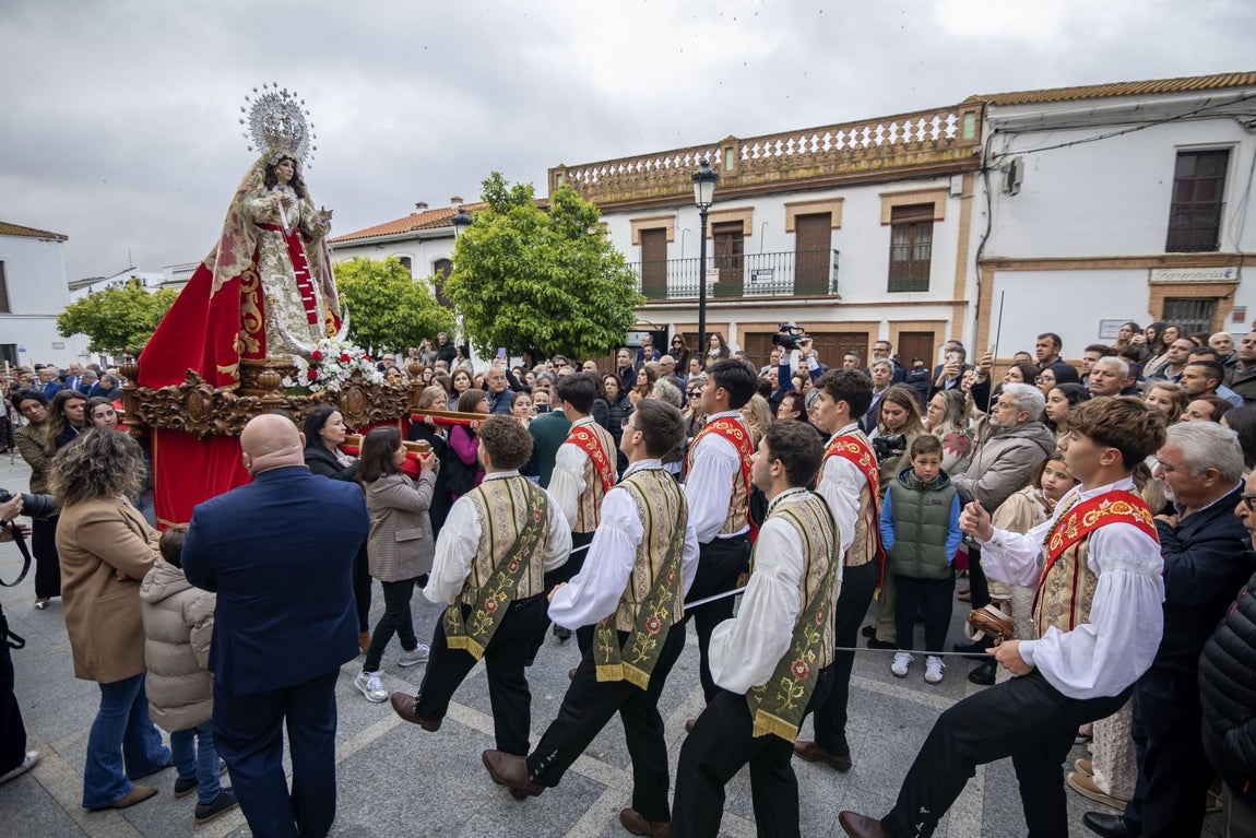 La procesión de la Virgen de Albricias en El Cerro de Andévalo, en imágenes