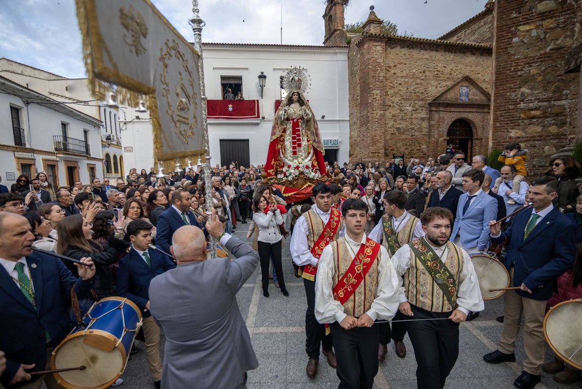 La procesión de la Virgen de Albricias en El Cerro de Andévalo, en imágenes