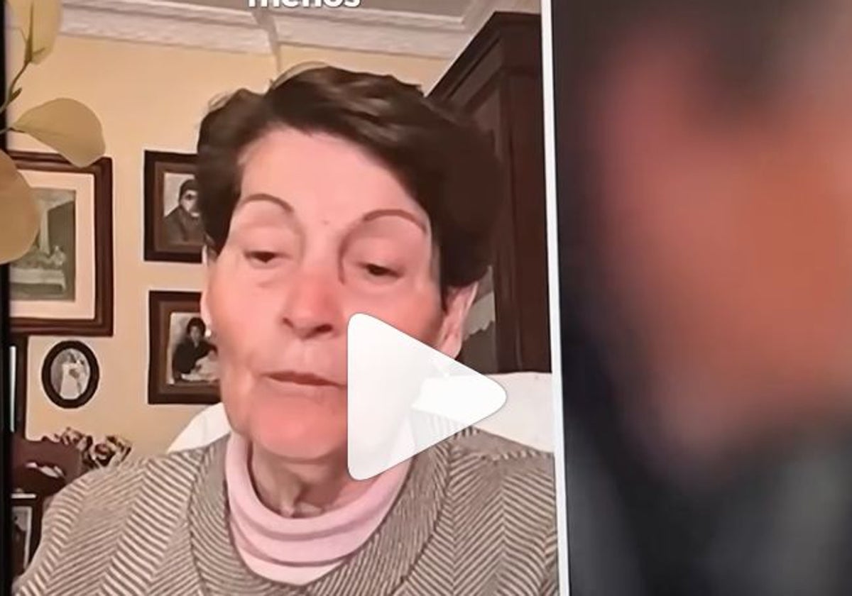 Dolores Muñoz, la onubense que entregó una estampita de la Virgen del Rocío al Papa Francisco
