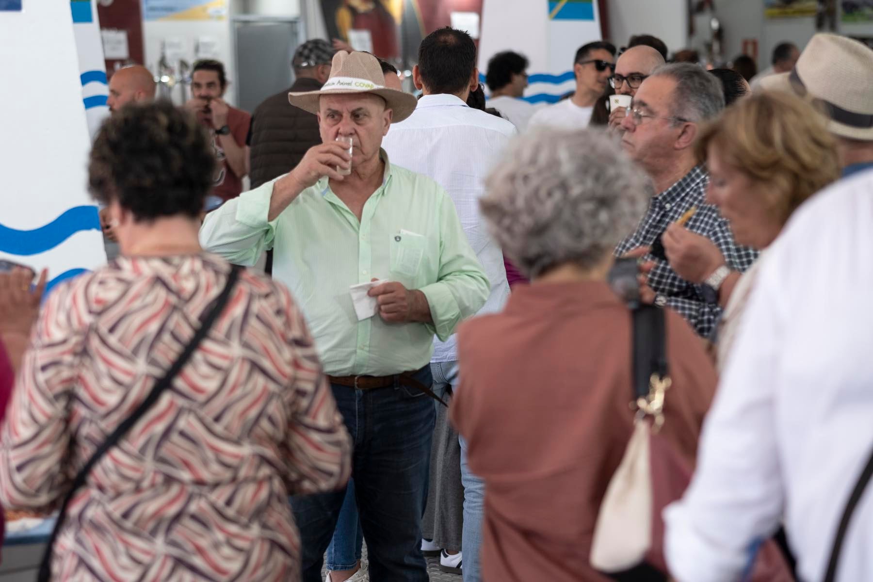 La jornada inaugural de la Feria de la Gamba de Punta Umbría, en imágenes