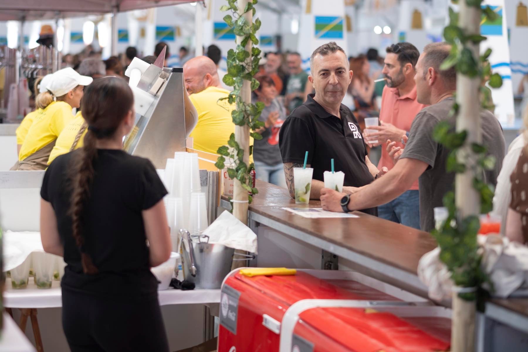 La jornada inaugural de la Feria de la Gamba de Punta Umbría, en imágenes