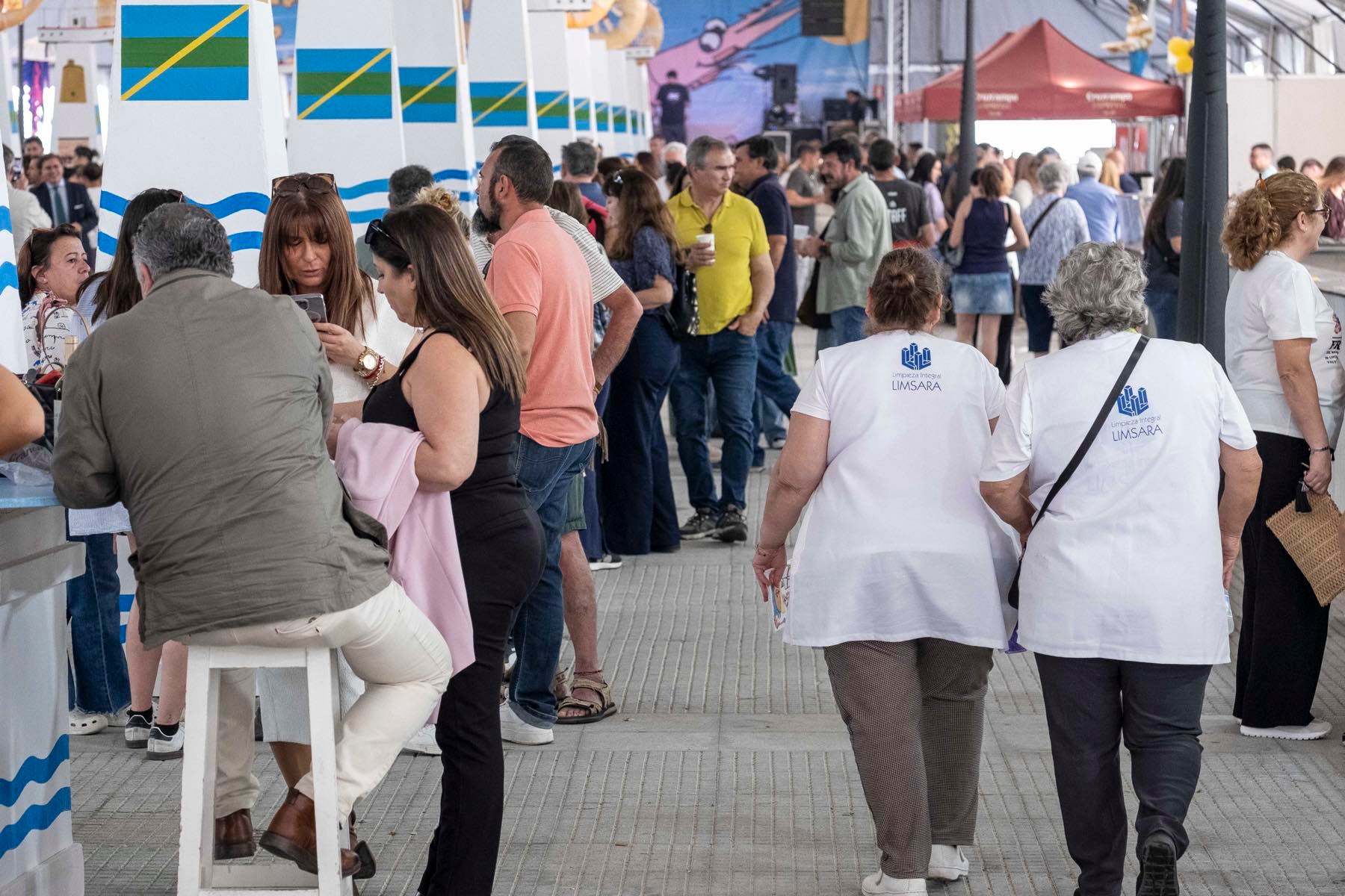 La jornada inaugural de la Feria de la Gamba de Punta Umbría, en imágenes