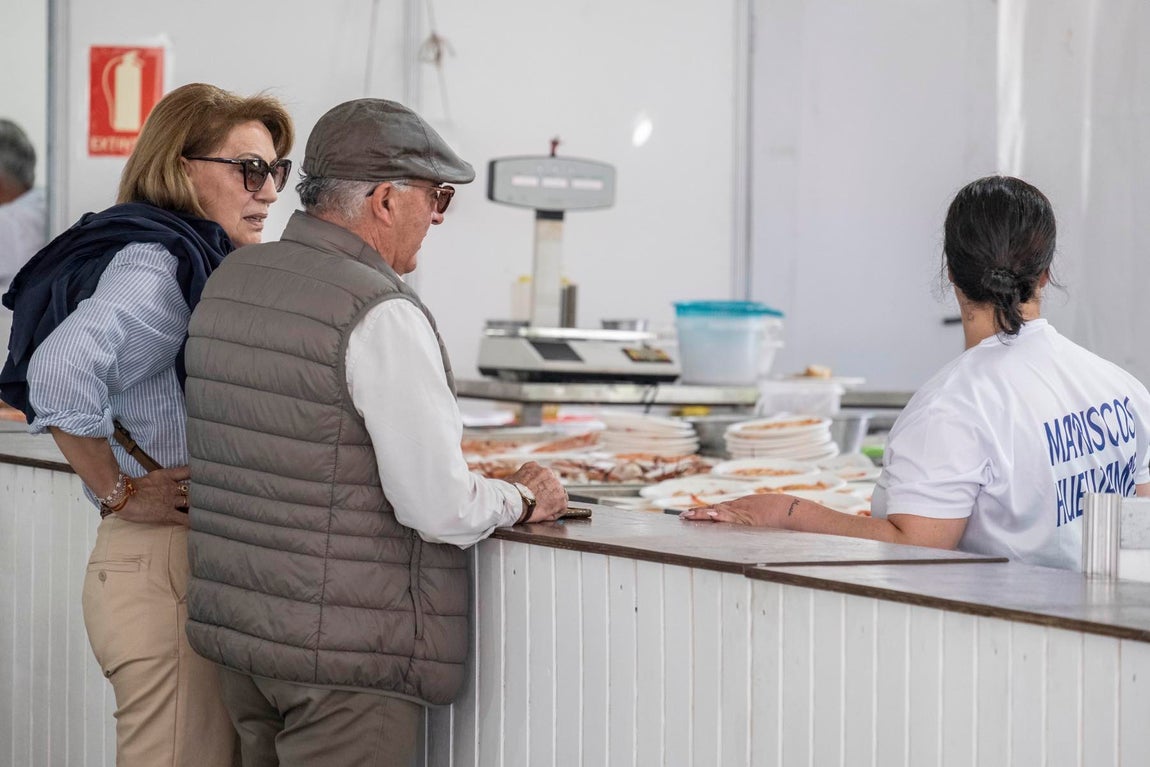 La jornada inaugural de la Feria de la Gamba de Punta Umbría, en imágenes