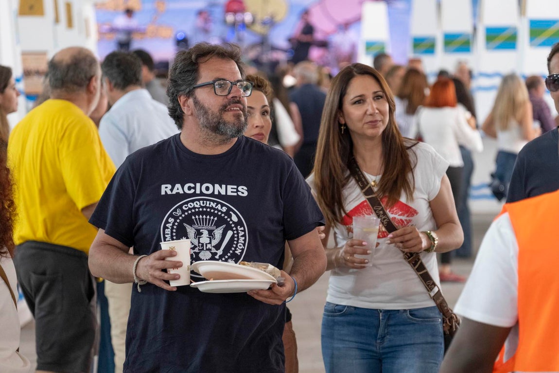La jornada inaugural de la Feria de la Gamba de Punta Umbría, en imágenes