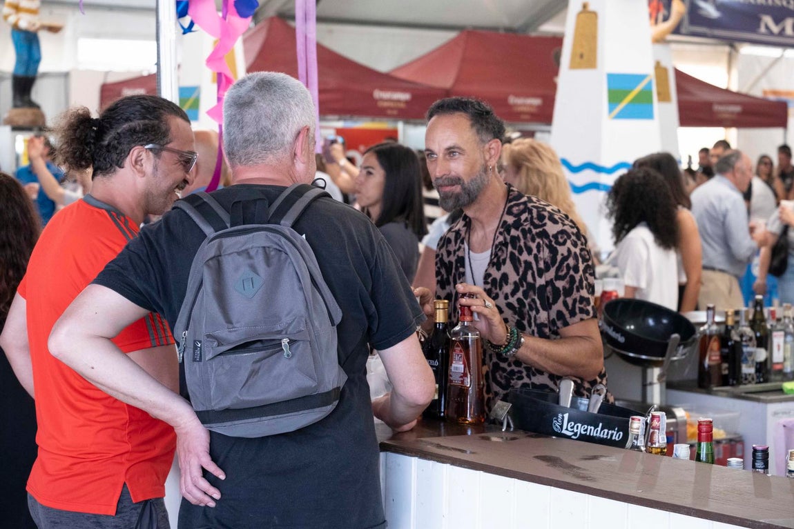 La celebración del 26 de Abril y la Feria de la Gamba de Punta Umbría, en imágenes