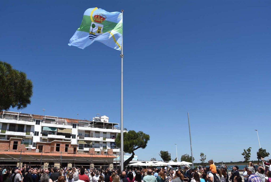 La celebración del 26 de Abril y la Feria de la Gamba de Punta Umbría, en imágenes