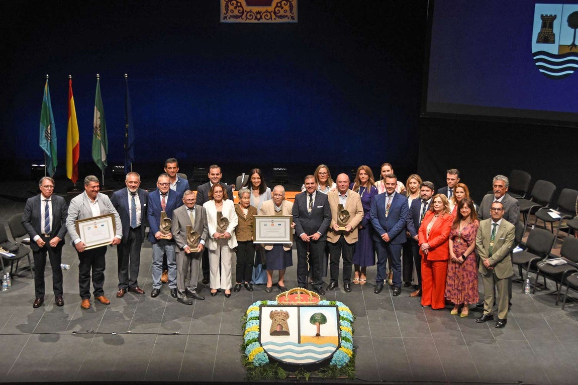 La celebración del 26 de Abril y la Feria de la Gamba de Punta Umbría, en imágenes