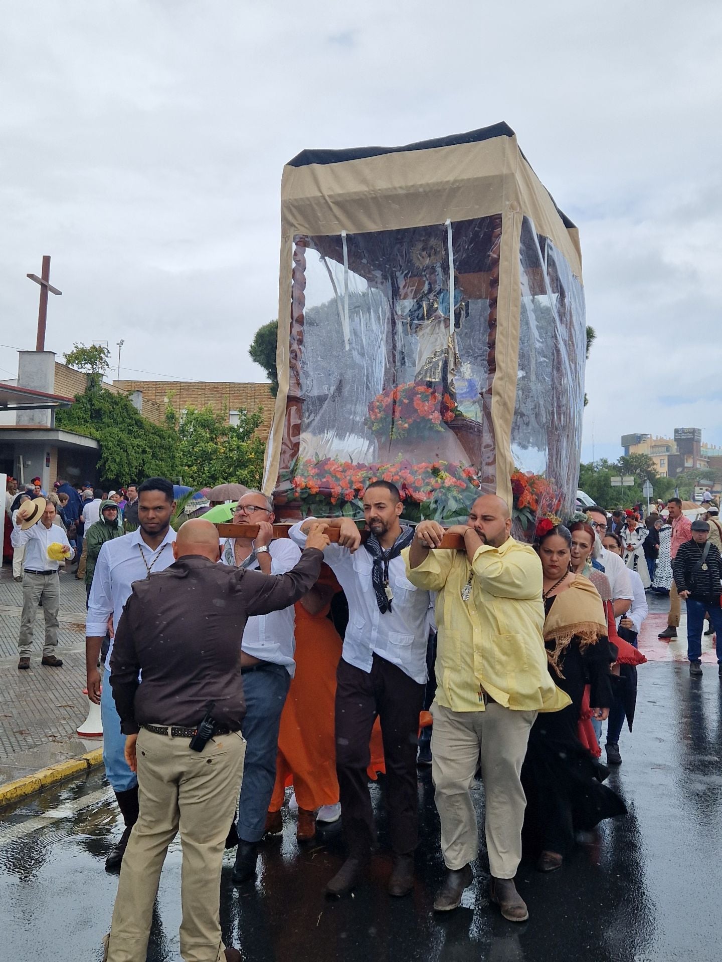 El inicio de la Romería de Mazagón, en imágenes