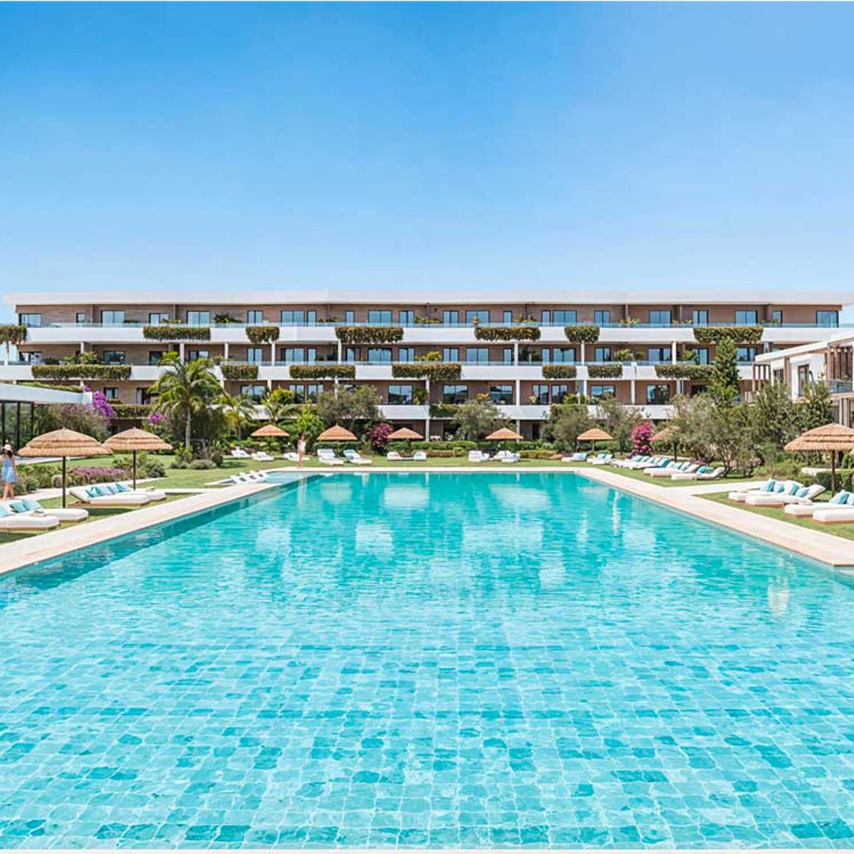 Piscina comunitaria en una de las urbanizaciones proyectadas