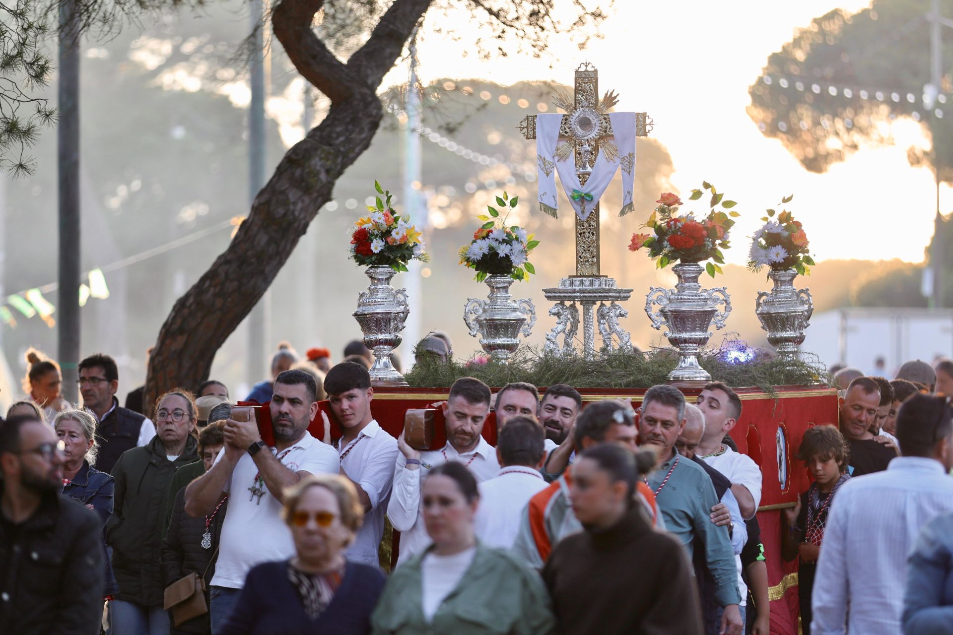 La romería de la Santa Cruz de Punta Umbría, en imágenes