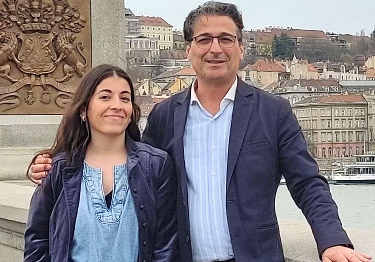 José Antonio Cabrera junto a su hija, Fuente Clara