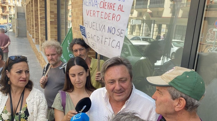 Lozano y Romero, atendiendo a los medios