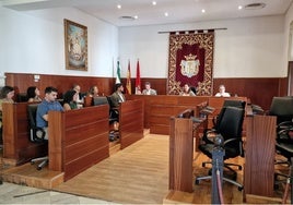Polémico pleno en La Palma del Condado, con la marcha de la oposición y del socio de Gobierno