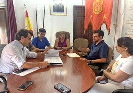 Diputación entrega al Ayuntamiento de Cumbres de San Bartolomé el proyecto de reforma integral de la travesía