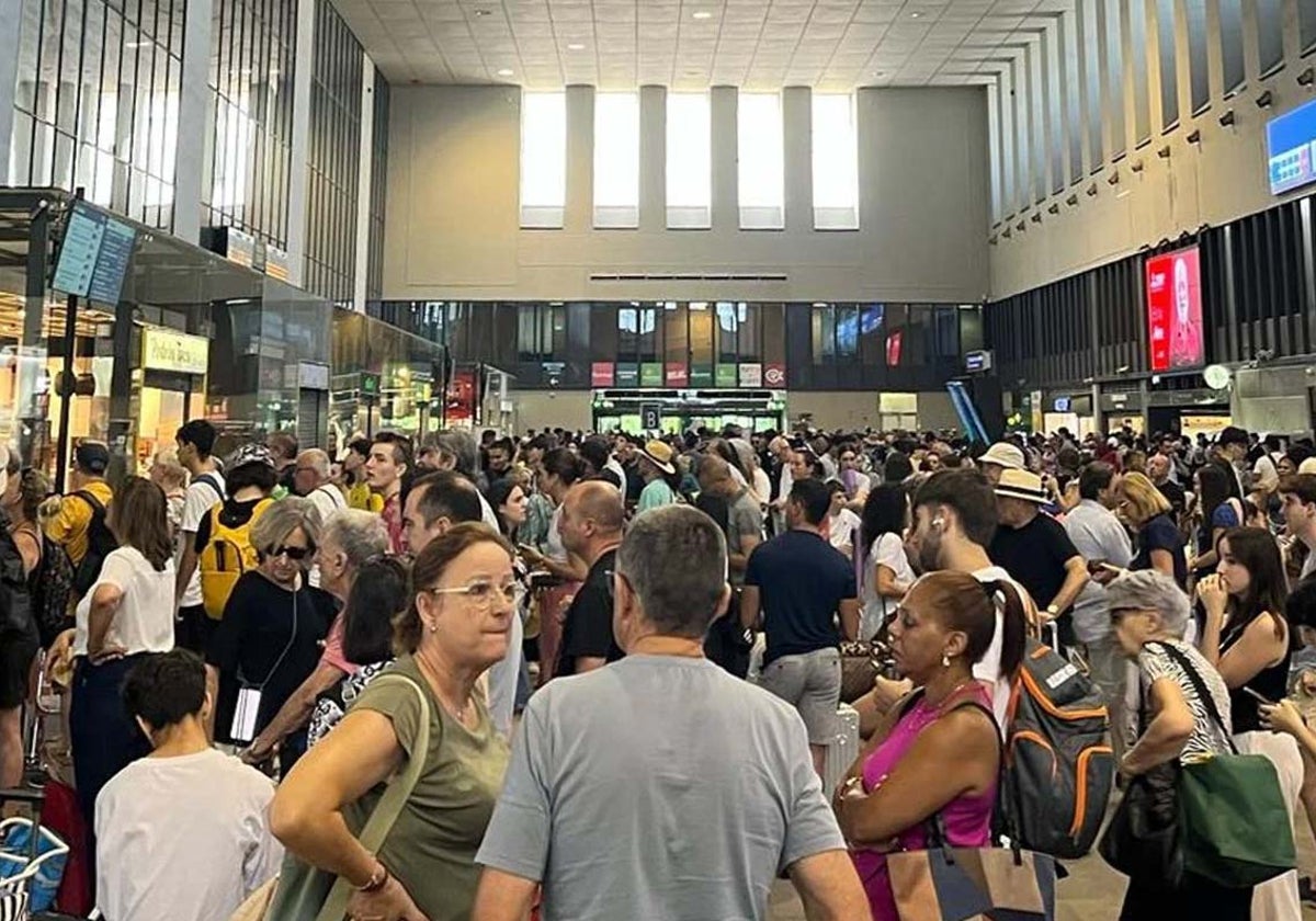 La estación sevillana de Santa Justa, este martes