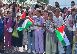 Brazos abiertos un verano más para un centenar de menores saharauis