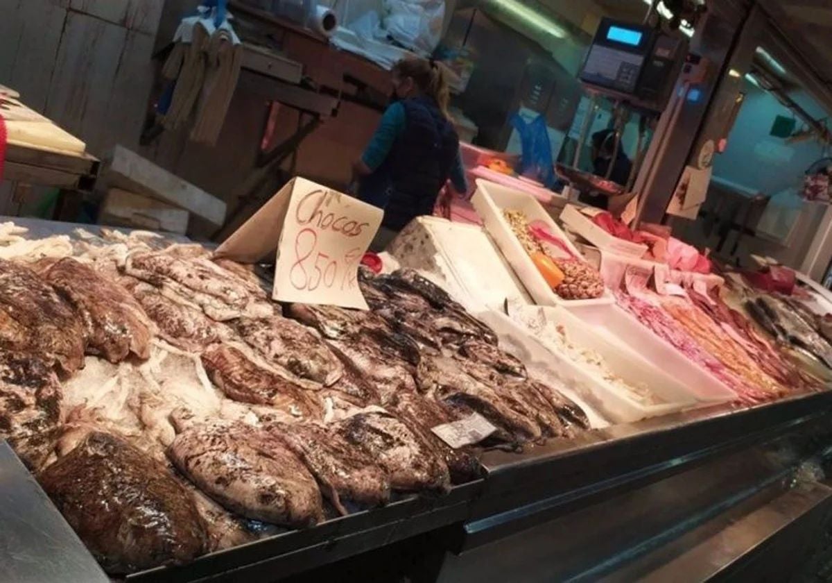 Puesto de pescado en el Mercado del Carmen