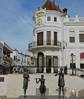 Imagen secundaria 2 - Maui de Utrera, vista general de Aracena y la plaza del Marqués de la localidad serrana