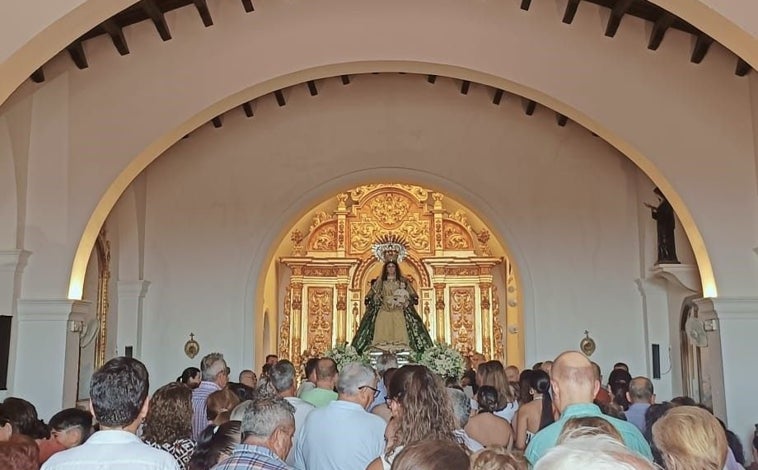 Imagen principal - Cuenta atrás para la Romería de Clarines: La Virgen ya está en Beas