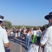 Tamborileros, con la Virgen de Clarines