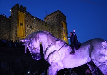 Un colosal caballo articulado, gran atractivo de las Jornadas Medievales de Cortegana