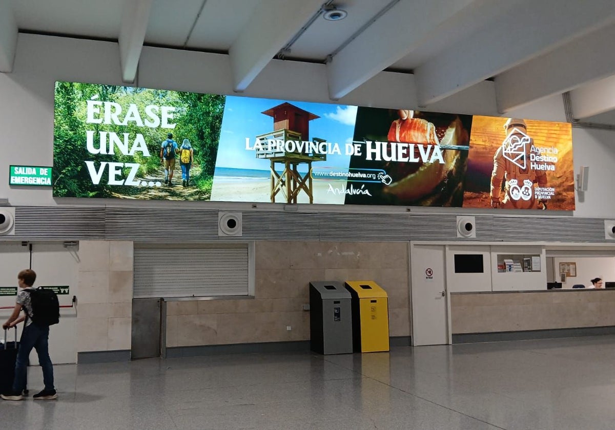 Campaña publicitaria turística de Huelva en el aeropuerto de Sevilla