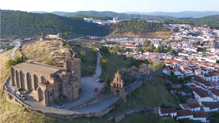 Arranca la ambiciosa puesta a punto de la iglesia del Castillo de Aracena