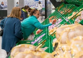Seis de cada diez familias de Andalucía llega con problemas a fin de mes