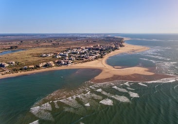 Esta playa es una de las más bonitas de Huelva y apenas tiene bañistas en septiembre: un auténtico paraíso de tranquilidad