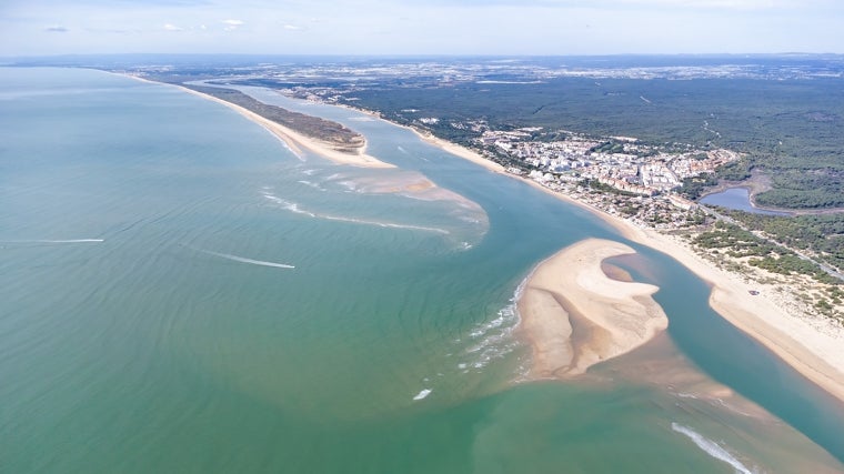 La única playa de Andalucía que tiene tres orillas está en Huelva: «Es un lugar espectacular»