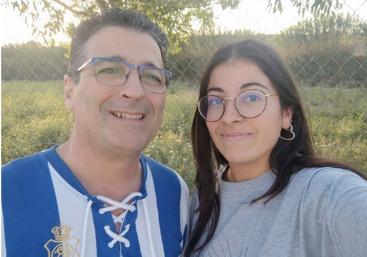 José Antonio Cabrera en una foto con su hija fallecida