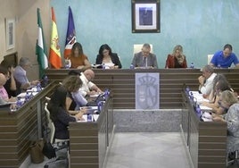 Un momento del pleno municipal de Almonte celebrado este jueves
