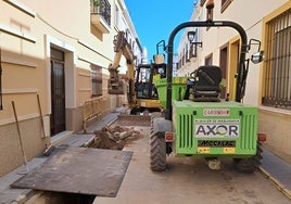 Endesa invierte 190.000 euros para adaptar la red eléctrica de Isla Cristina al aumento de población en verano