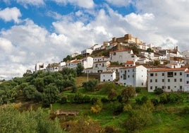 El encantador pueblo de Huelva que debes visitar este otoño: un tesoro oculto donde la historia se mezcla con la naturaleza