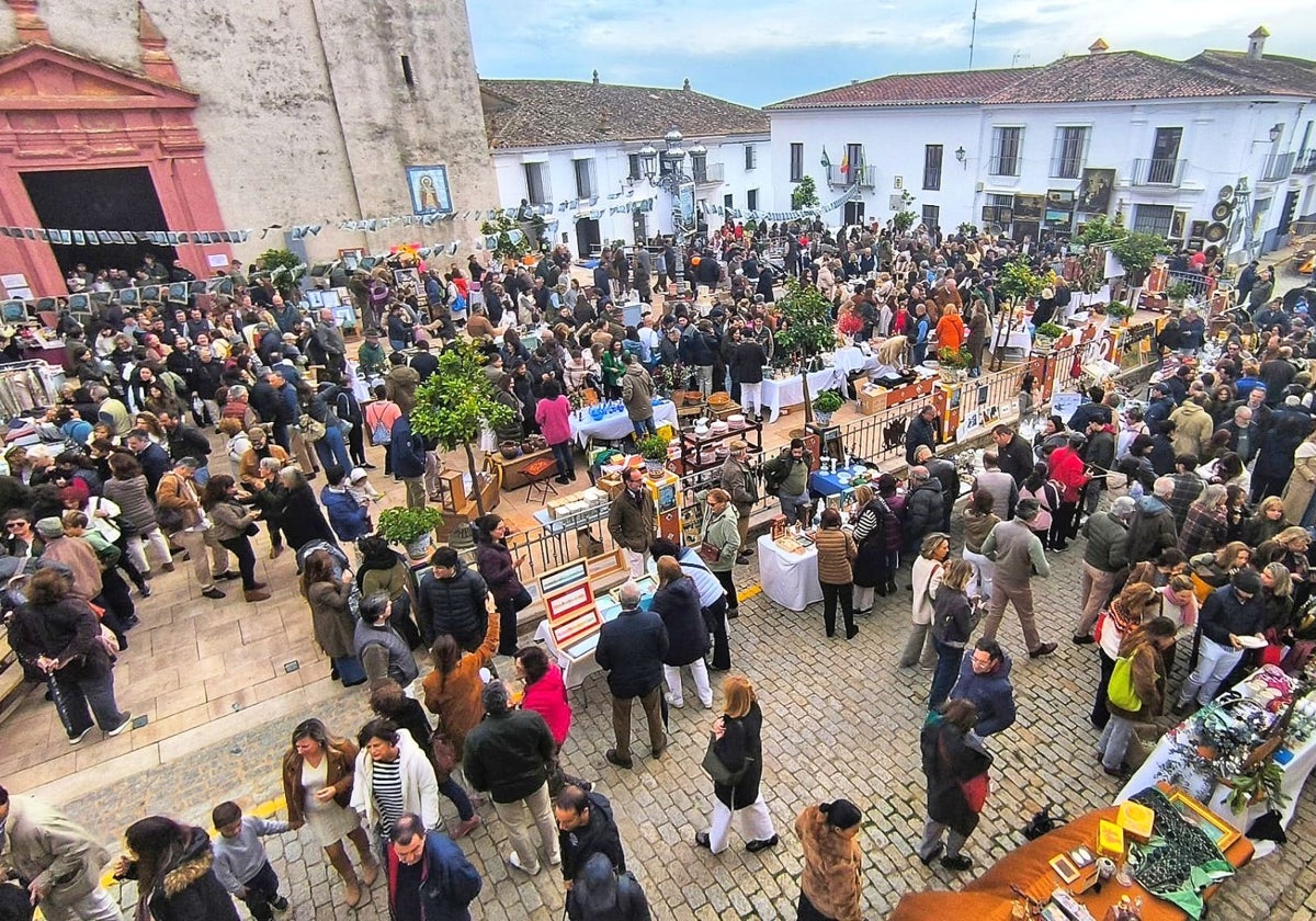 Última edición de la feria de antigüedades de Higuera de la Sierra