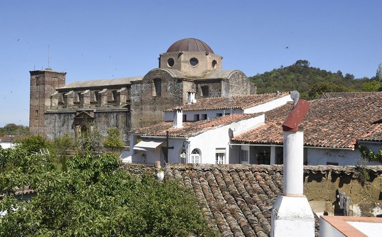 Imagen principal - Castaño del Robledo, Los Marines y Galaroza