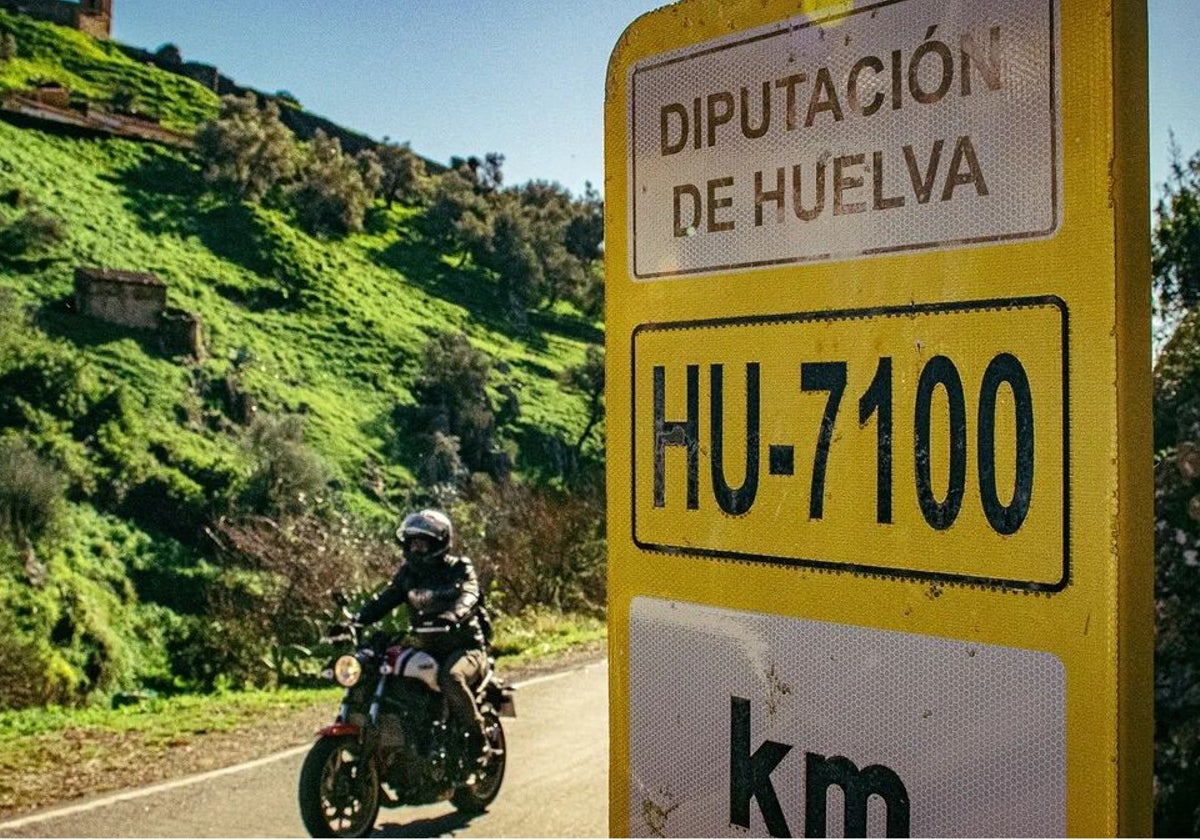 Foto de archivo de una carretera de la red provincial