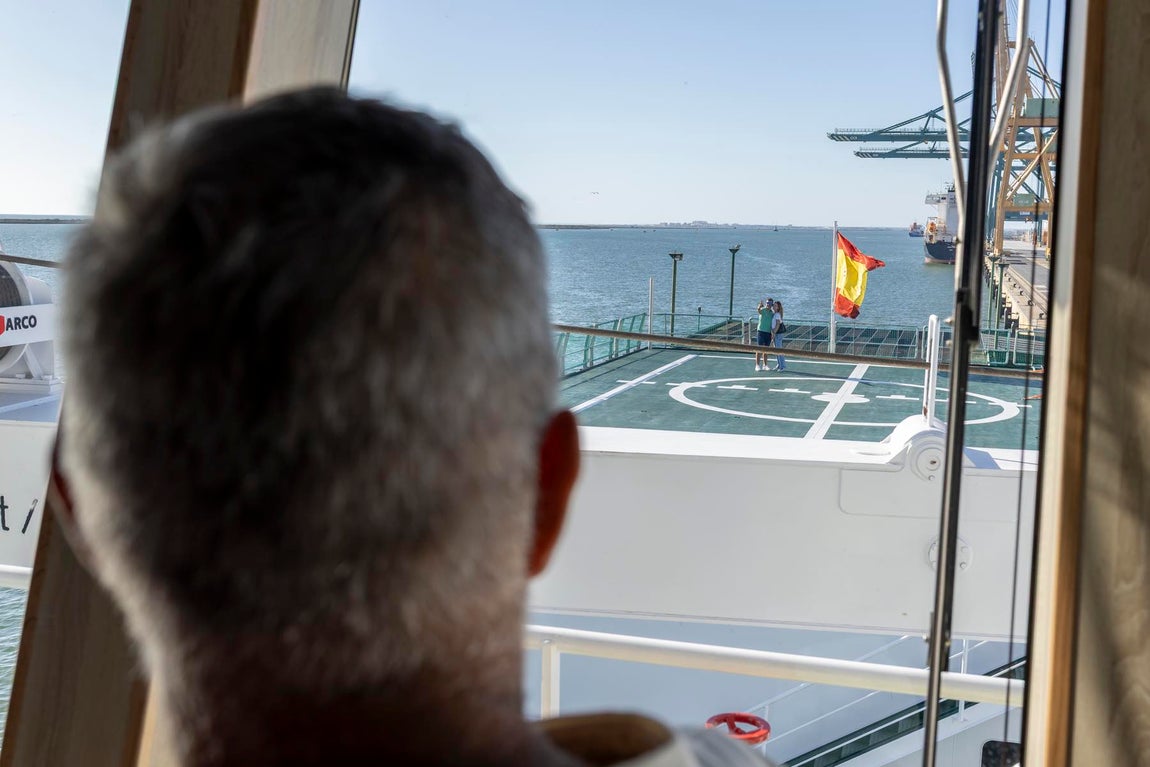 La visita al 'Duque de Ahumada' de la Guardia Civil, en imágenes