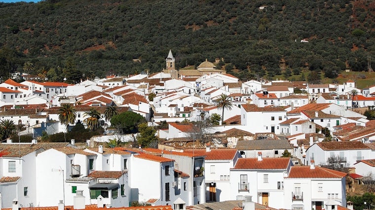 Imagen de Higuera de la Sierra, con sus casas blancas