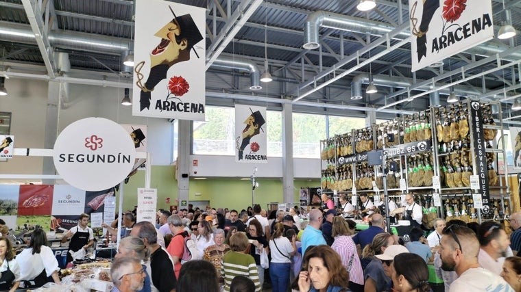 La Feria del Jamón de Aracena registró una gran cantidad de público