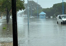 Vecinos afectados por las inundaciones en Huelva: «Tenemos más de medio metro de agua en Mazagón»