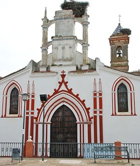 Imagen secundaria 2 - Minas de Cala y portada de la iglesia de Santa María Madalena