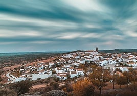 El compositor Abel Moreno nació en este pueblo de Huelva cuyo nombre se debe a una curiosa leyenda