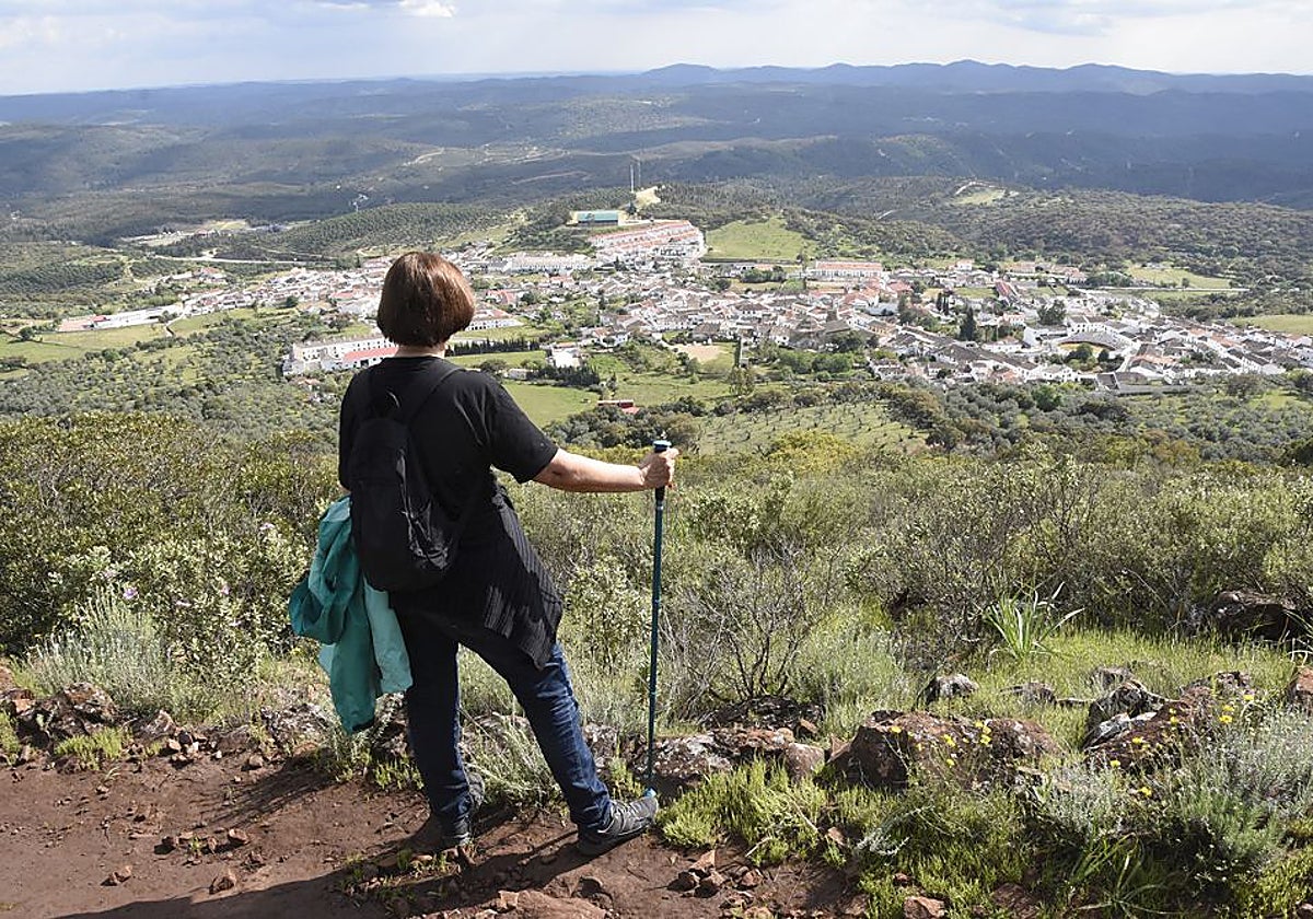 Higuera de la Sierra desde la Sierra de Santa Bárbara