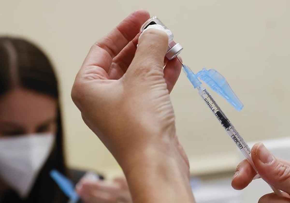 La campaña va destinada a la población diana que todavía no ha sido vacunada contra la gripe y el covid